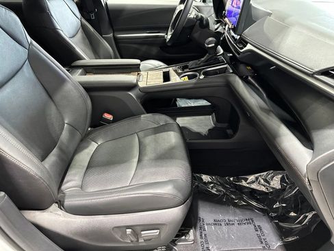 Certified 2025 Toyota Sienna Platinum AWD/4WD image 17