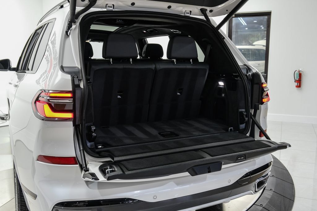 Used 2025 BMW X7 xDrive40i AWD/4WD image 63