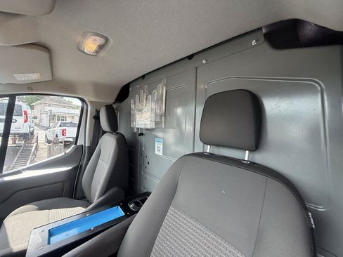 Used 2020 Ford Transit 350 Low Roof AWD image 17