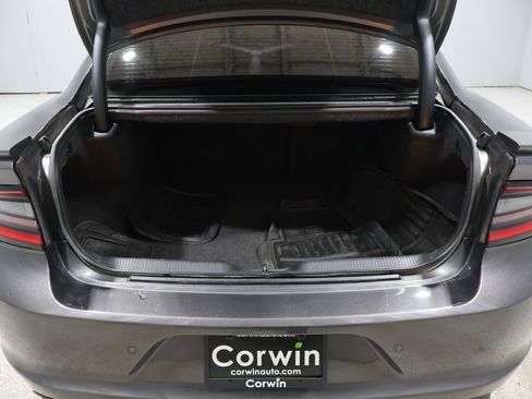 Used 2018 Dodge Charger GT image 4