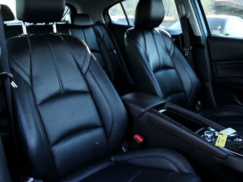 Used 2018 MAZDA MAZDA3 Touring image 25