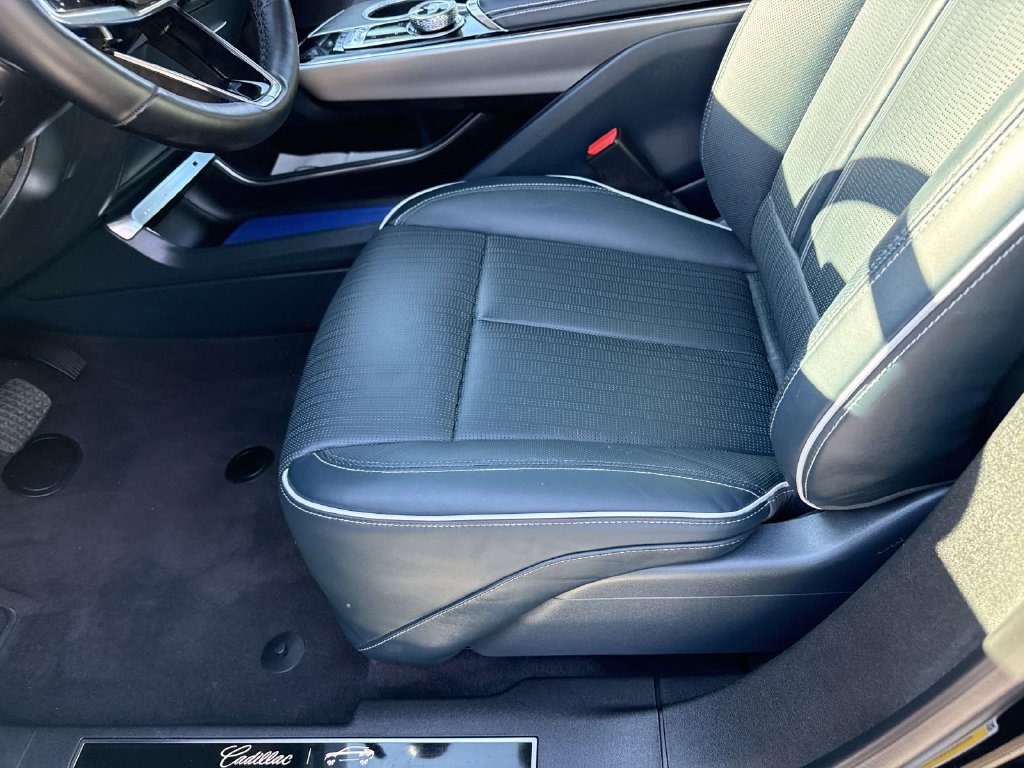 Used 2024 Cadillac Lyriq Luxury w/ Nappa Leather Package AWD/4WD image 29