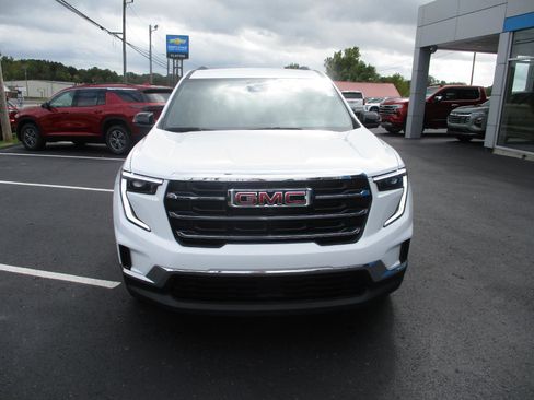 Used 2025 GMC Acadia Elevation image 9