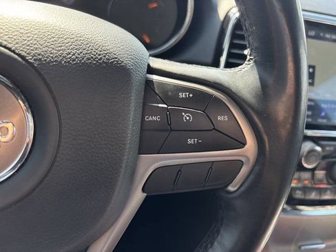 Used 2020 Jeep Grand Cherokee Altitude AWD/4WD image 24