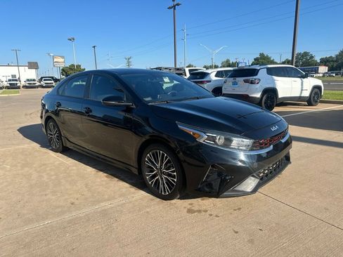 Used 2024 Kia Forte GT-Line w/ GT-Line Premium Package FWD image 3