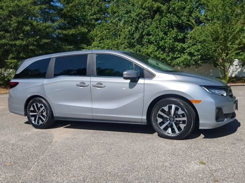 Used 2025 Honda Odyssey EX-L image 2