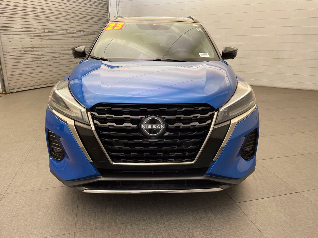Used 2023 Nissan Kicks SR FWD image 3
