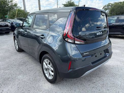 Used 2025 Kia Soul LX w/ LX Technology Package FWD image 7