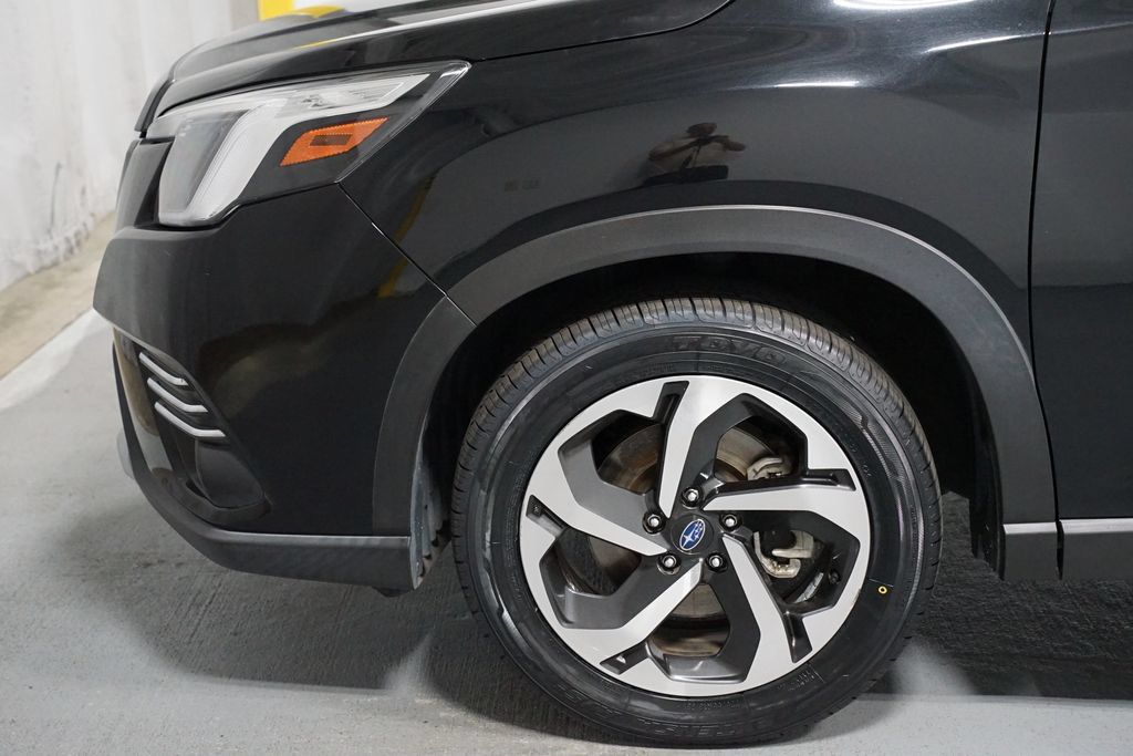 Used 2023 Subaru Forester Touring AWD/4WD image 5