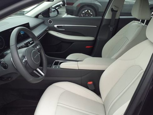 Certified 2025 Hyundai Sonata SEL image 10