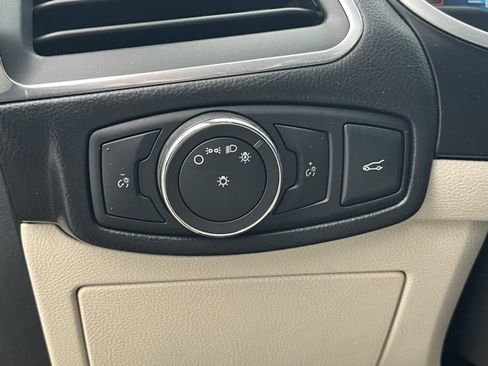 Used 2018 Ford Edge Titanium image 6