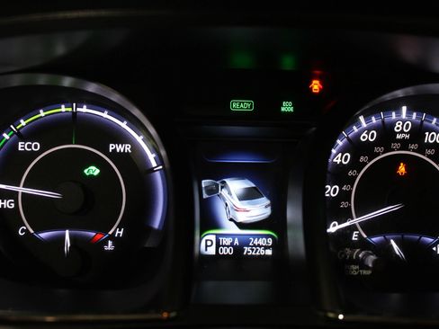 Used 2015 Toyota Avalon Limited FWD image 1