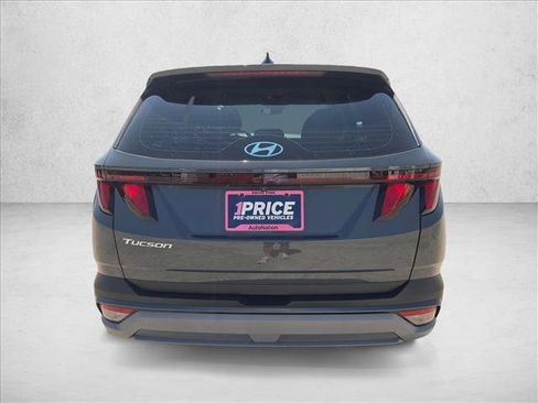 Used 2025 Hyundai Tucson SE FWD image 7