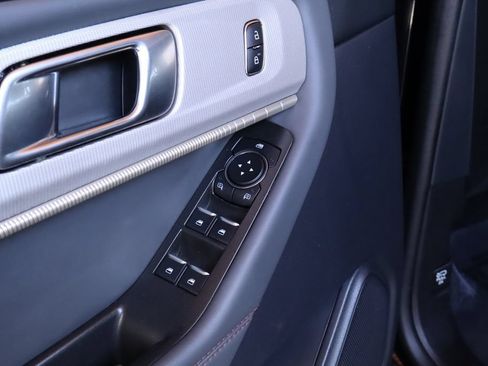 Used 2025 Ford Explorer Active RWD image 21