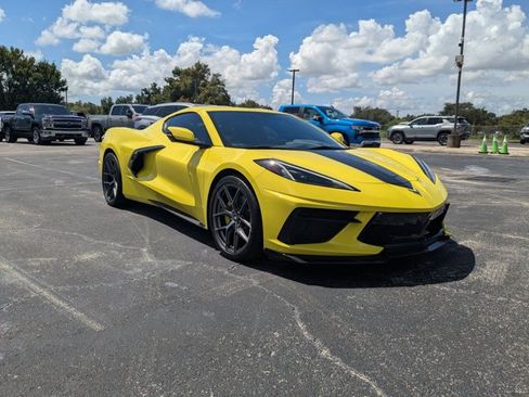 Used 2021 Chevrolet Corvette Stingray Preferred Cpe w/ Engine Appearance Package RWD image 3