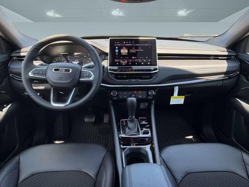New 2026 Jeep Compass Latitude AWD/4WD image 17