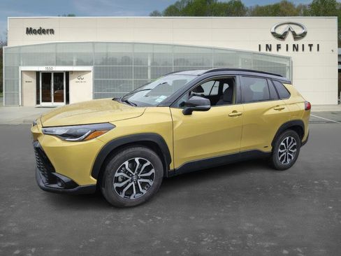 Used 2023 Toyota Corolla Cross SE image 1