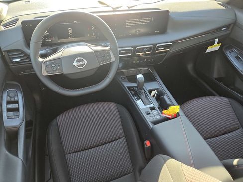 New 2026 Nissan Sentra SR w/ Floor Mat Package FWD image 10