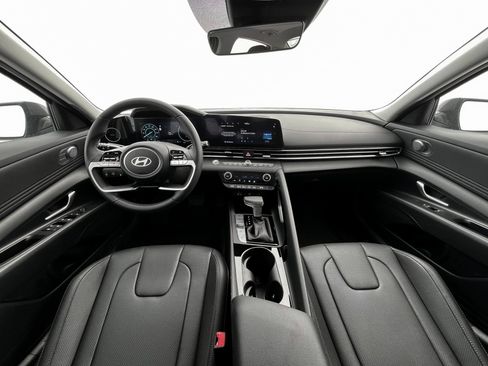 New 2025 Hyundai Elantra Limited image 13