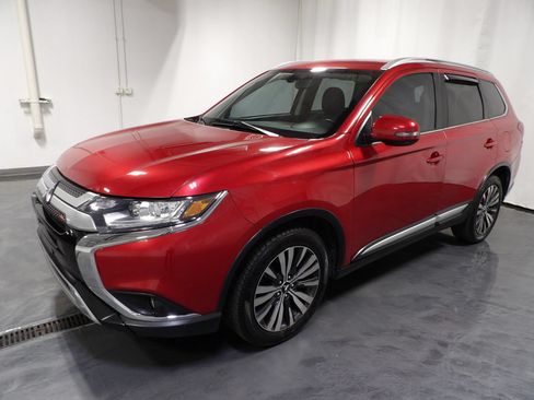 Used 2019 Mitsubishi Outlander SEL AWD/4WD image 3