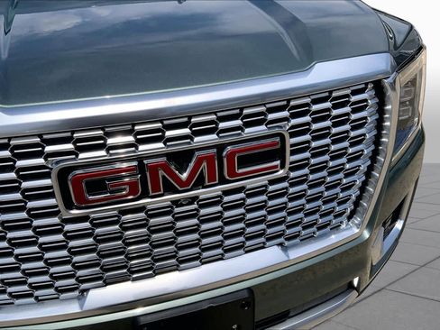Used 2024 GMC Yukon Denali w/ Advanced Technology Package AWD/4WD image 30