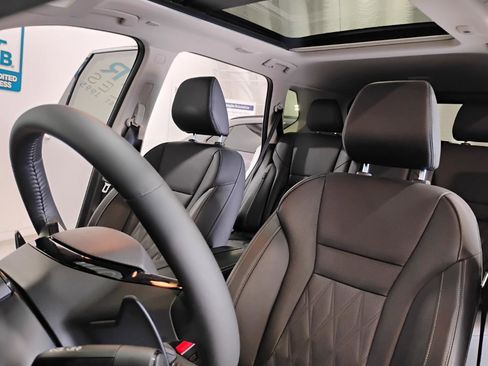 Used 2025 Nissan Rogue Platinum w/ Tech Package image 82