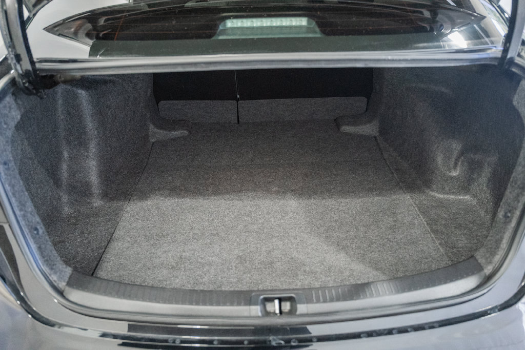 Used 2025 Toyota Corolla LE FWD image 7