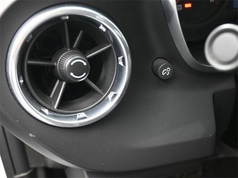 Used 2016 Chevrolet Camaro LT image 21