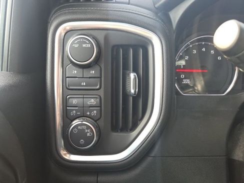 Used 2021 Chevrolet Silverado 2500 LT w/ Convenience Package image 23