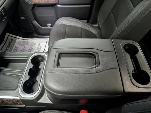 Used 2022 GMC Sierra 3500 Denali AWD/4WD image 11