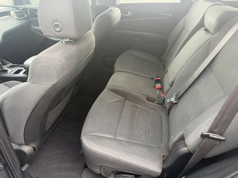 Used 2020 Kia Sorento LX FWD image 12