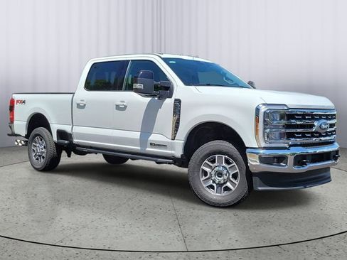 Used 2025 Ford F250 Lariat w/ FX4 Off-Road Package AWD/4WD image 1