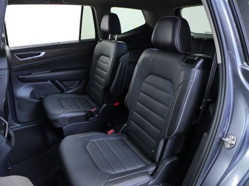Used 2024 Volkswagen Atlas SEL AWD/4WD image 21