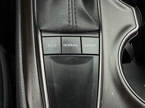 Used 2024 Toyota Camry SE w/ Convenience Package image 20