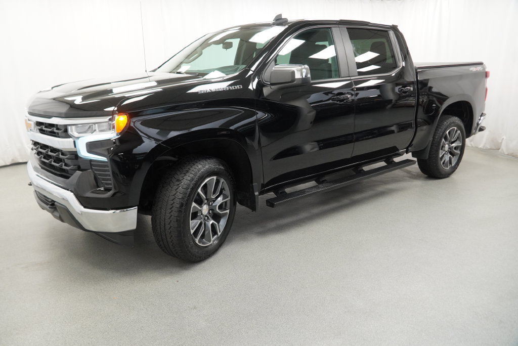Used 2024 Chevrolet Silverado 1500 LT AWD/4WD image 27