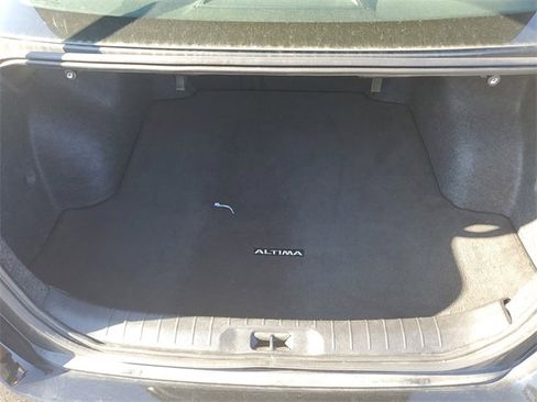 Used 2024 Nissan Altima 2.5 SV image 9