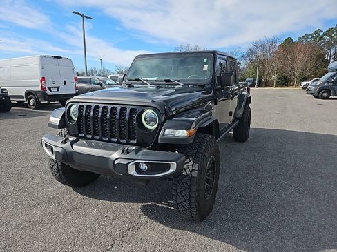 Used 2023 Jeep Gladiator Sport image 3