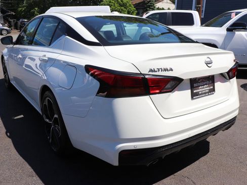 Used 2024 Nissan Altima 2.5 SR FWD image 3