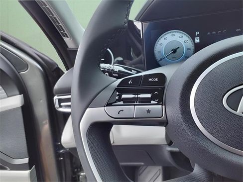 New 2025 Hyundai Elantra Limited image 15