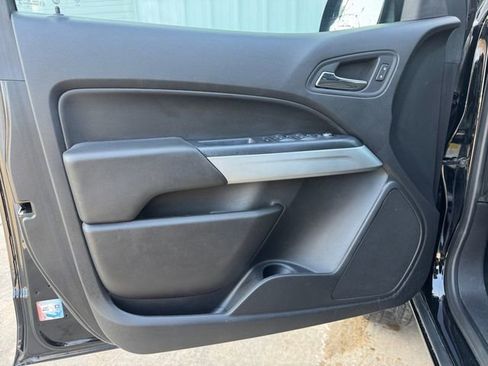 Used 2020 Chevrolet Colorado LT w/ Safety Package image 4