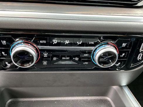 Used 2025 GMC Sierra 2500 SLT w/ Texas SLT Premium Package image 33