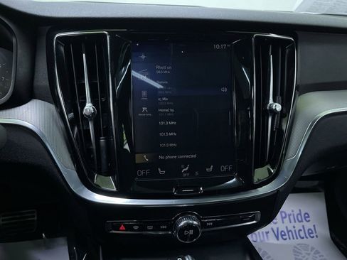 Used 2019 Volvo S60 T5 R-Design image 21