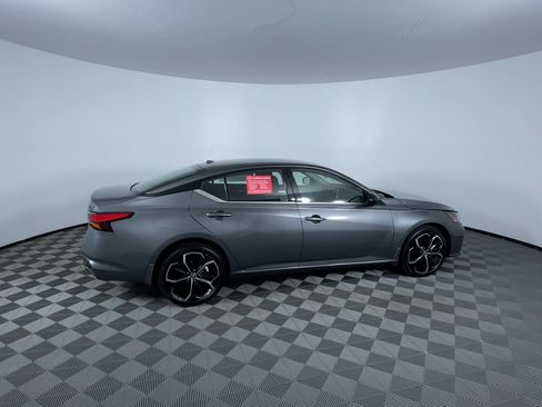 Used 2025 Nissan Altima 2.5 SR AWD/4WD image 9