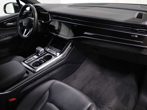 Used 2022 Audi Q7 Premium w/ Convenience Package image 6