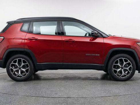 Used 2025 Jeep Compass Limited AWD/4WD image 11