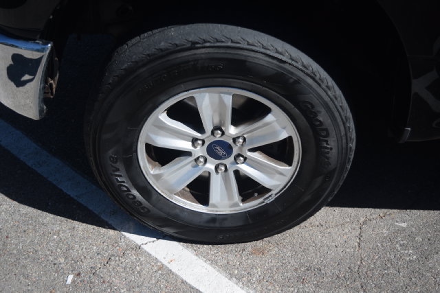 Used 2016 Ford F150 XLT AWD/4WD image 9