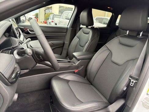 New 2026 Jeep Compass Latitude image 28