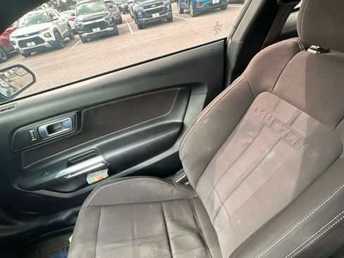 Used 2018 Ford Mustang GT RWD image 3