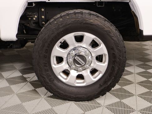 Used 2024 Ford F250 XLT w/ FX4 Off-Road Package image 17