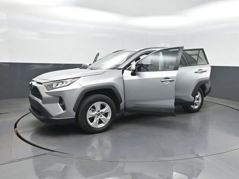 Used 2021 Toyota RAV4 XLE FWD image 37
